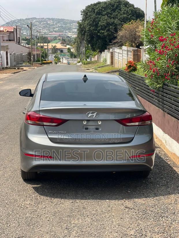 Hyundai Elantra Limited 2018 Gray