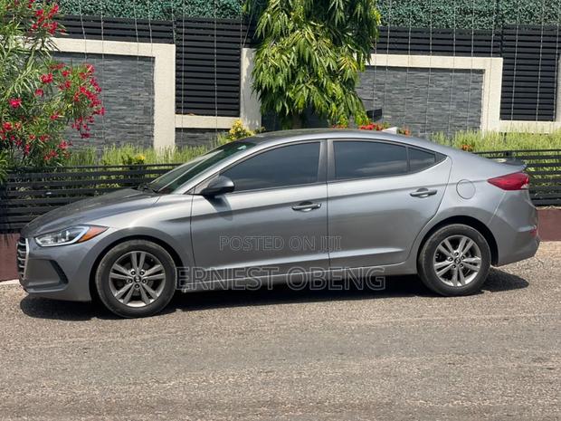 Hyundai Elantra Limited 2018 Gray
