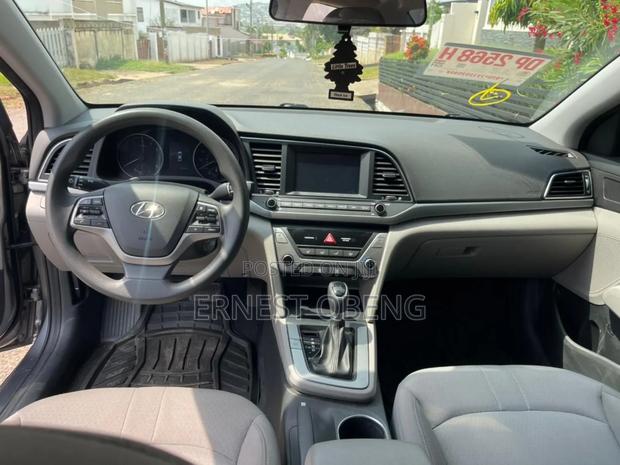 Hyundai Elantra Limited 2018 Gray