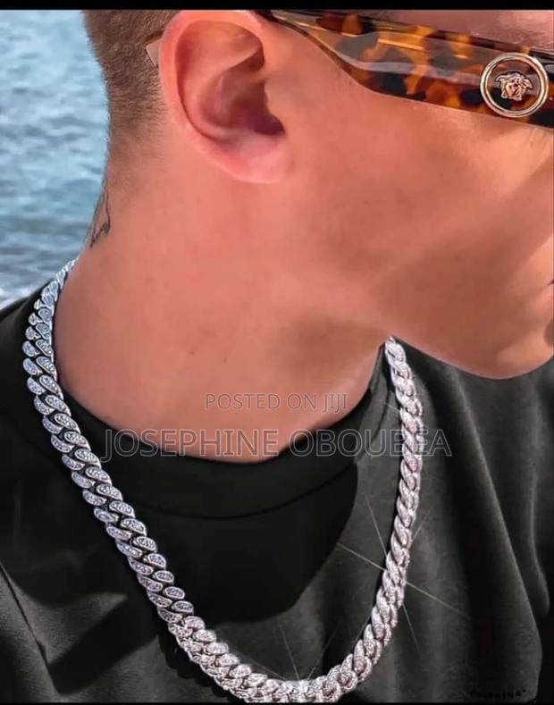Round Neck Cubber Necklace