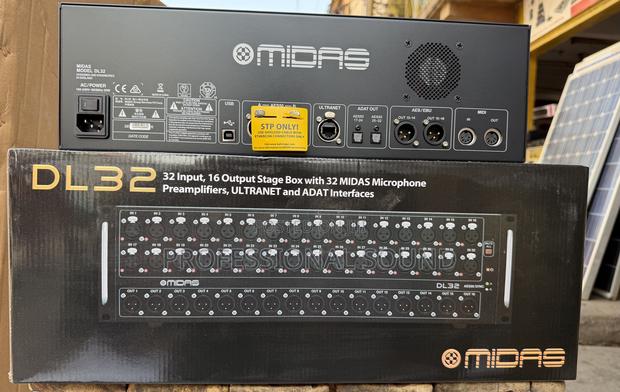 Midas Dl32 32 Input, 16 Output Stage Box. · Photo 4