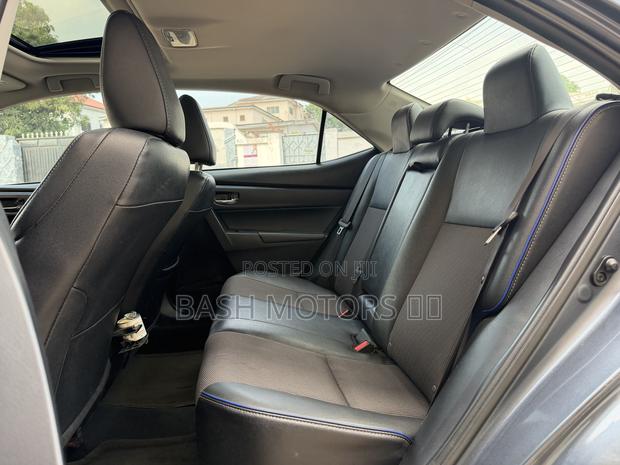 Toyota Corolla SE 4dr Sedan (1.8L 4cyl CVT) 2017 Gray