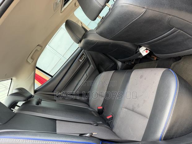 Toyota Corolla SE 4dr Sedan (1.8L 4cyl CVT) 2017 Gray