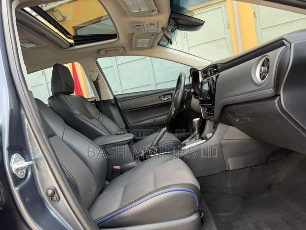 Toyota Corolla SE 4dr Sedan (1.8L 4cyl CVT) 2017 Gray