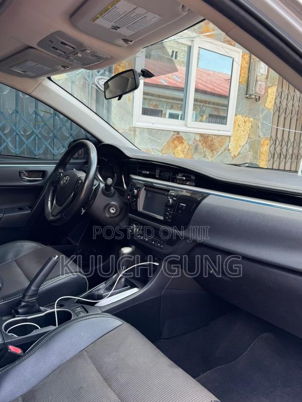 Toyota Corolla LE 4dr Sedan (1.8L 4cyl CVT) 2015 Gray