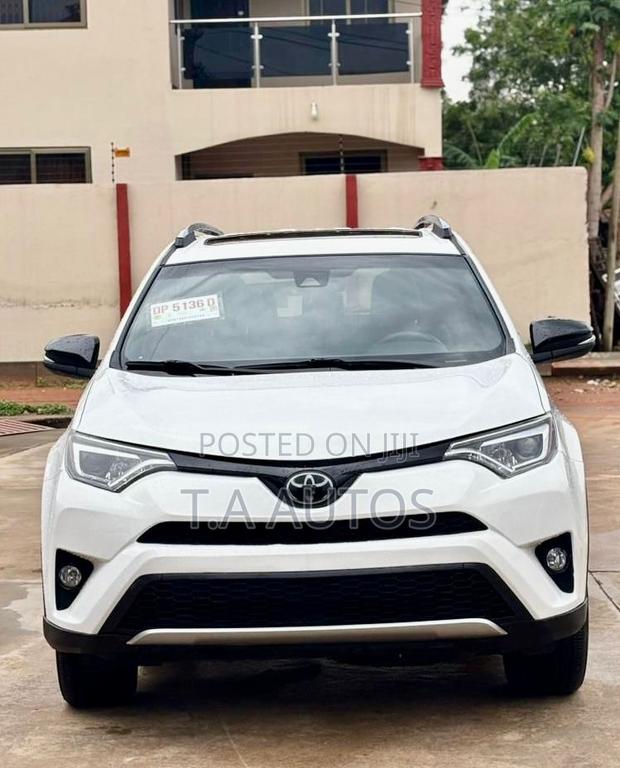 Toyota RAV4 SE AWD (2.5L 4cyl 6A) 2017 White