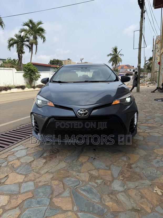 Toyota Corolla SE 4dr Sedan (1.8L 4cyl CVT) 2017 Gray