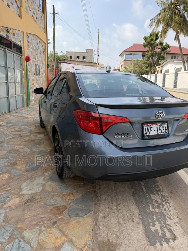 Toyota Corolla SE 4dr Sedan (1.8L 4cyl CVT) 2017 Gray