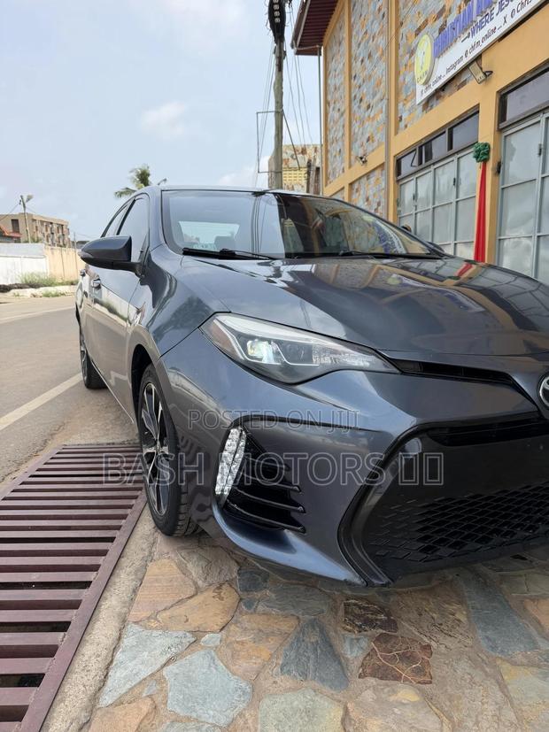 Toyota Corolla SE 4dr Sedan (1.8L 4cyl CVT) 2017 Gray