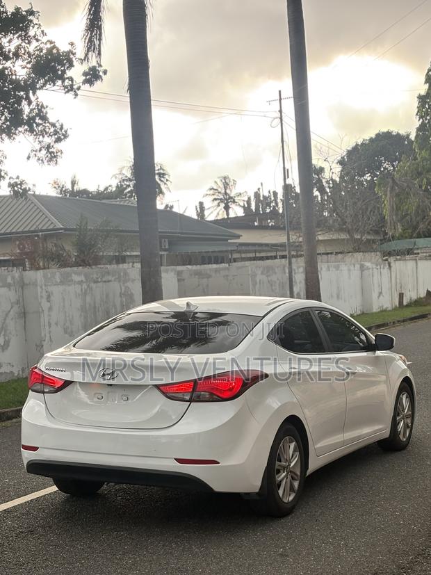 Hyundai Elantra 2015