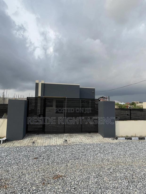 3bdrm House in Pokuase for sale