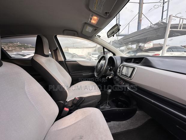 Toyota Vitz 2013 Gray photo 7