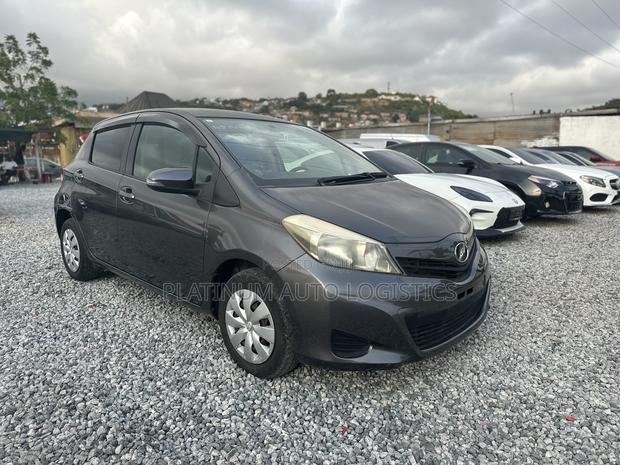 Toyota Vitz 2013 Gray