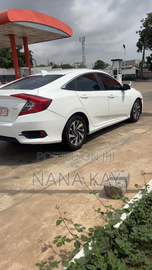 Honda Civic EX Sedan 2018 White