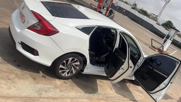 Honda Civic EX Sedan 2018 White