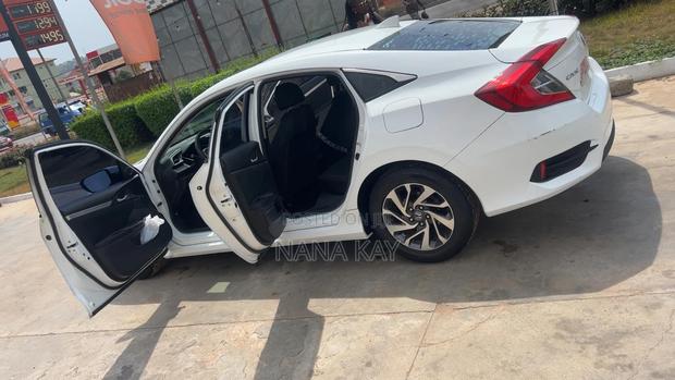 Honda Civic EX Sedan 2018 White