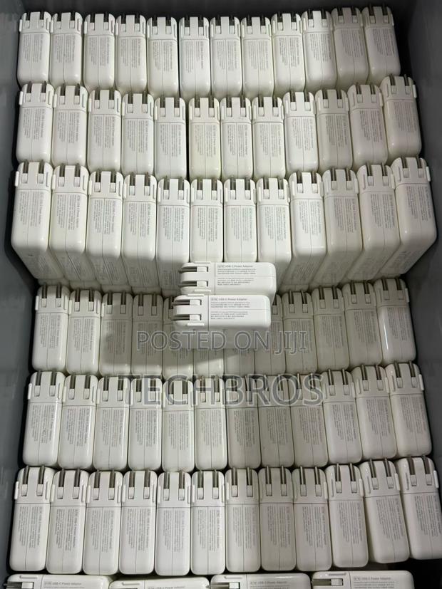 Home Used Original Macbook Type C Adapter 87w · Photo 3