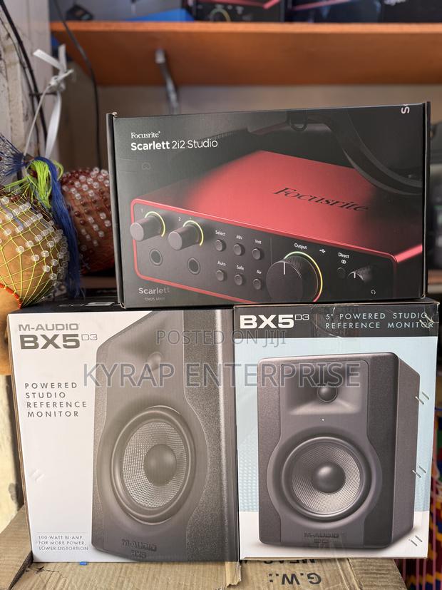 Scarlet 2i2 4th Gen Bundle Studio Set Combo With M Audio · Photo 3