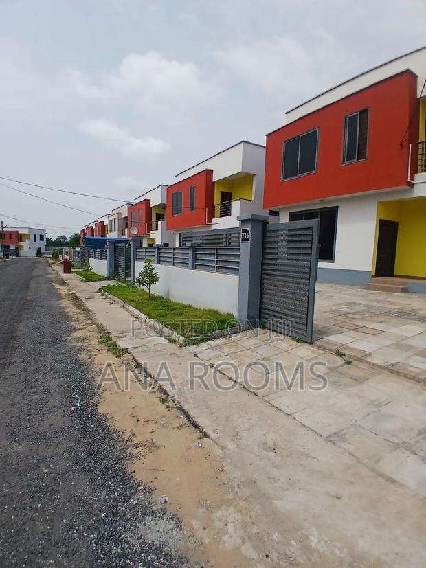2bdrm Townhouse/Terrace in Ana Rooms, Tema Metropolitan for sale · Photo 2