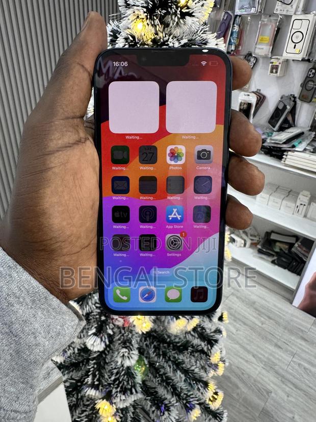 Apple iPhone 13 128 GB Black photo 2