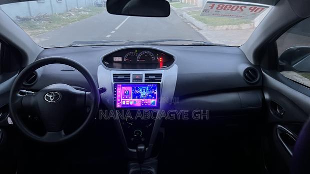 Toyota Belta 2010 Silver