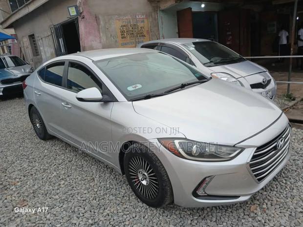 Hyundai Elantra 2018 Silver