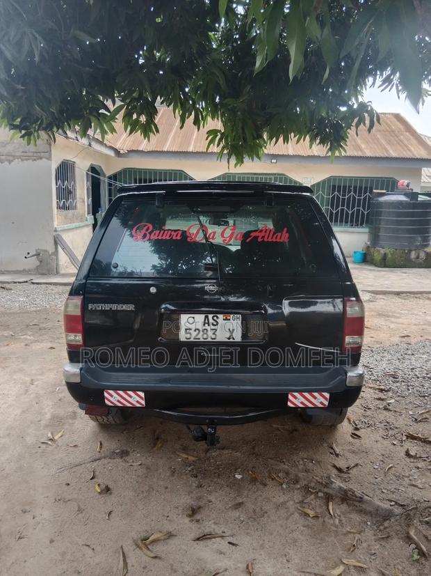 Nissan Pathfinder 1999 Black