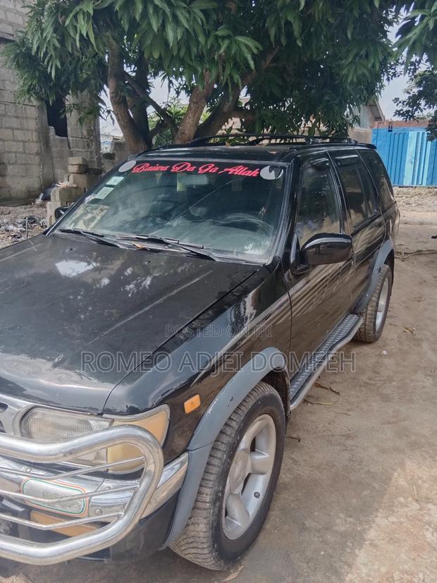 Nissan Pathfinder 1999 Black