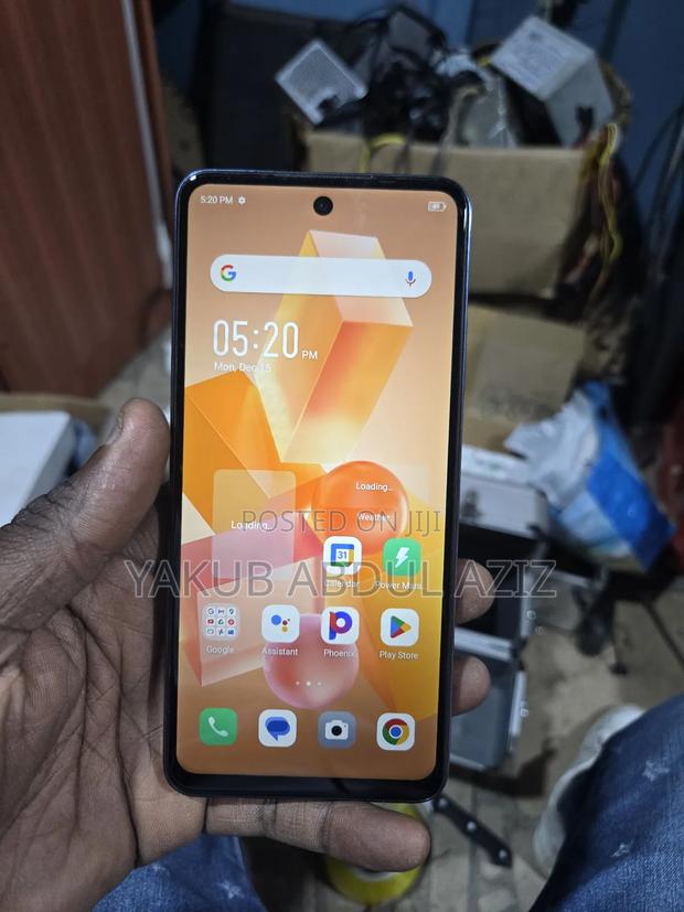Infinix Hot 40i 256 GB Black photo 2