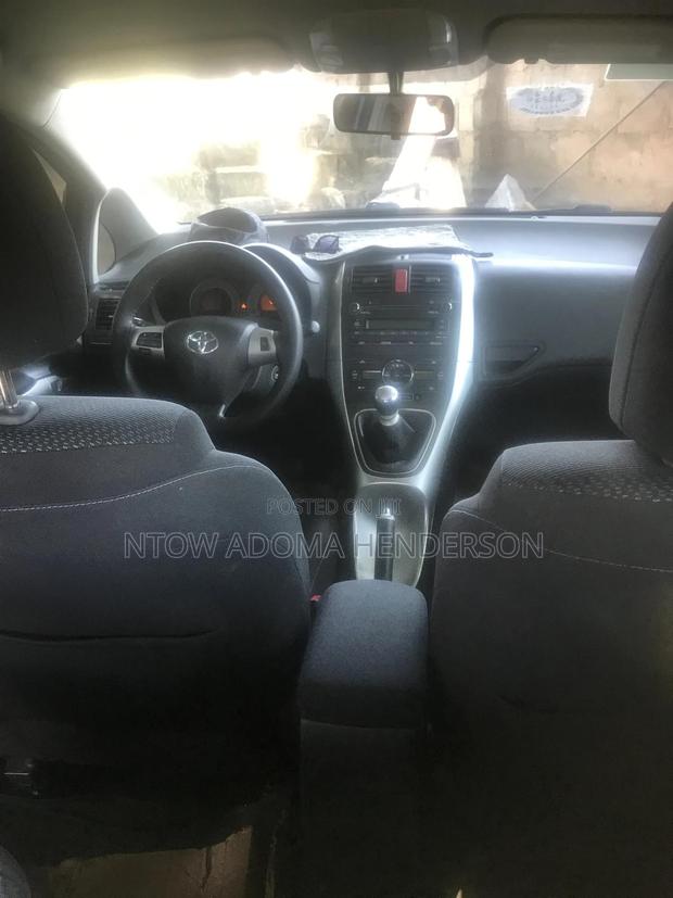 Toyota Auris 2010 Black