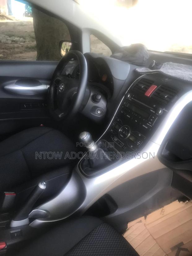 Toyota Auris 2010 Black