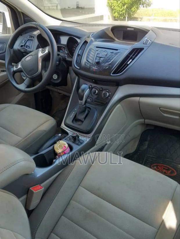 Ford Escape SE 4dr SUV (1.6L 4cyl Turbo 6A) 2015 White