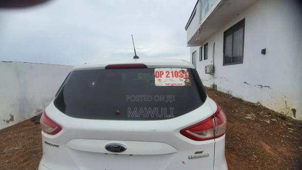 Ford Escape SE 4dr SUV (1.6L 4cyl Turbo 6A) 2015 White