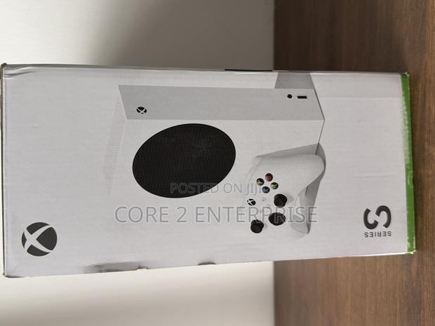 Xbox Series S photo 2