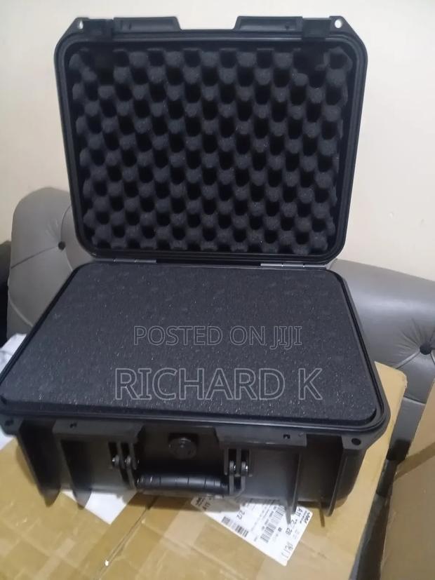 Waterproof Case · Photo 4