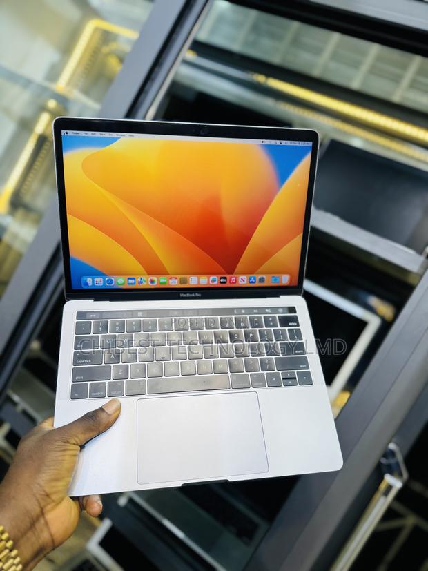 Laptop Apple MacBook Pro 2017 16GB Intel Core i7 SSD 1T