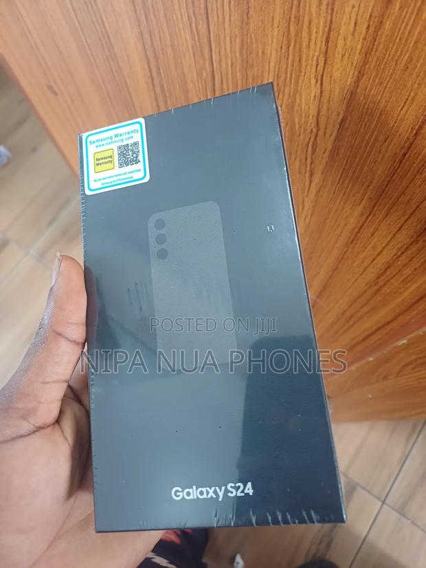 New Samsung Galaxy S24 128 GB Black photo 2