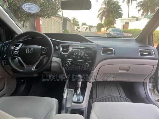 Hyundai Elantra 2017 Gray photo 3