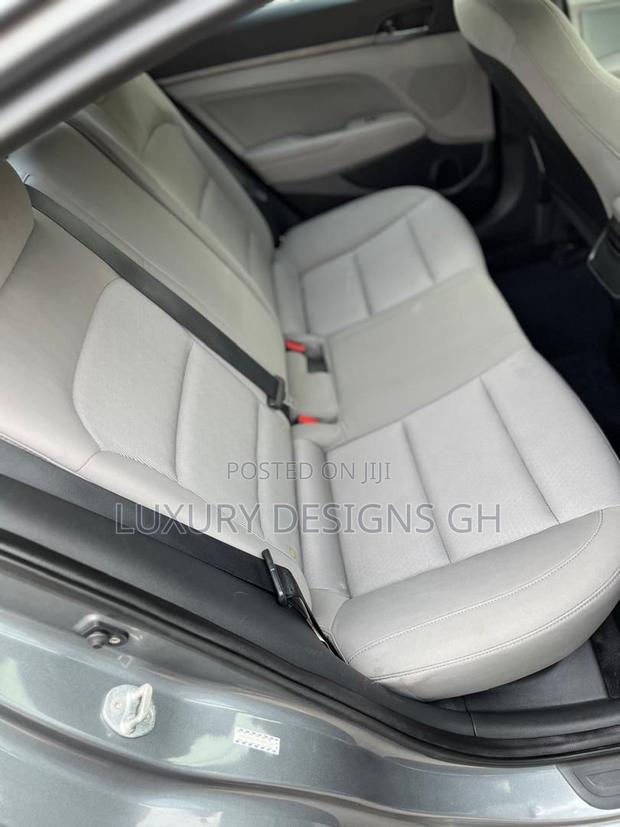 Hyundai Elantra 2017 Gray photo 5
