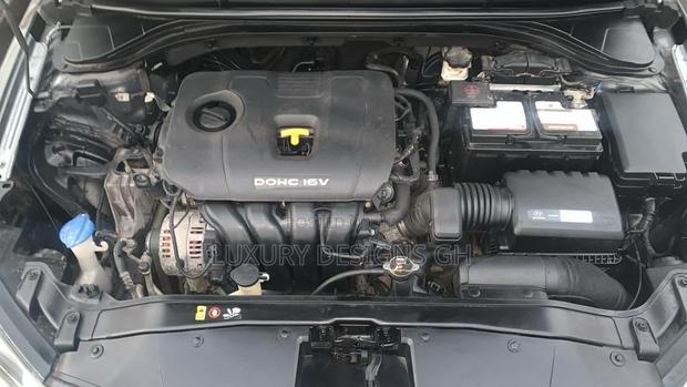 Hyundai Elantra 2017 Gray photo 6