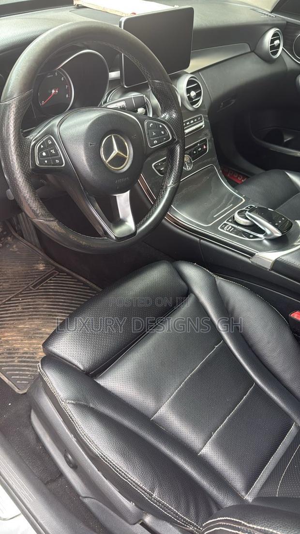 Mercedes-Benz C300 2016 Gray photo 3