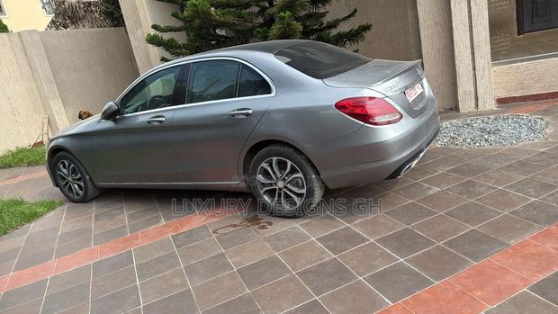 Mercedes-Benz C300 2016 Gray photo 6