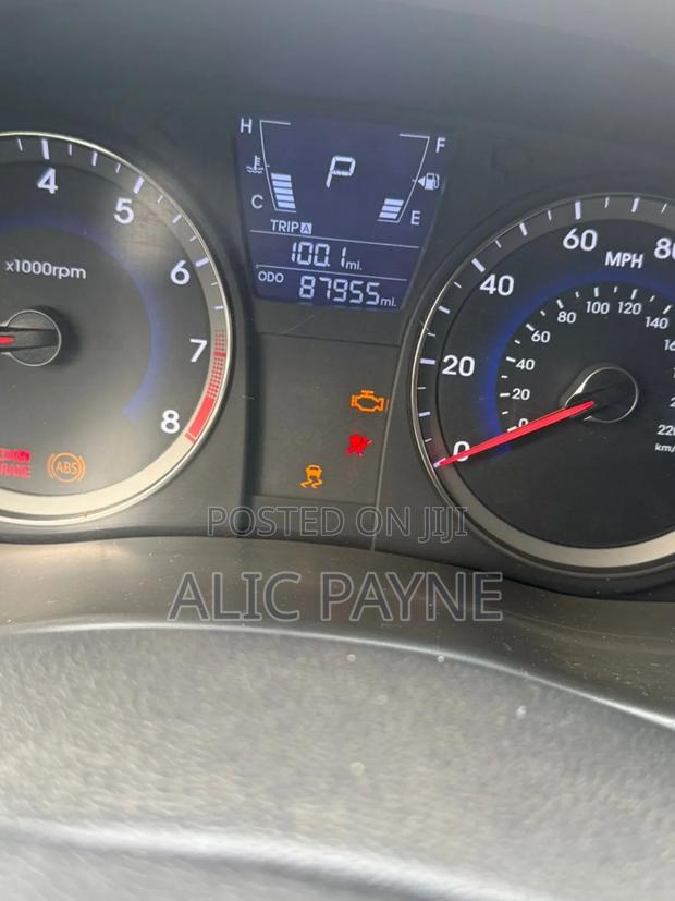 Hyundai Accent GS 4dr Hatchback (1.6L 4cyl 6A) 2015 Red