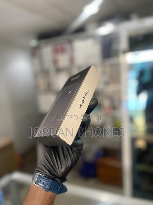 New Google Pixel 9a 128 GB Black photo 2