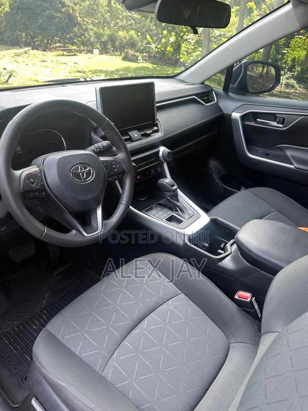 Toyota RAV4 XLE AWD 2023 Black