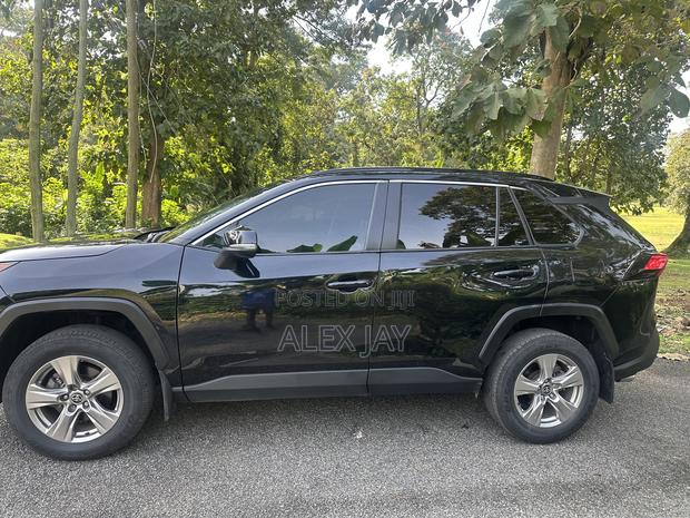 Toyota RAV4 XLE AWD 2023 Black