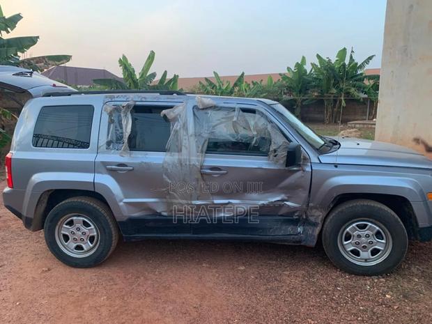 Jeep Patriot Latitude FWD 2016 Silver