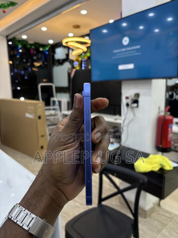 Apple iPhone 16 128 GB Blue photo 2