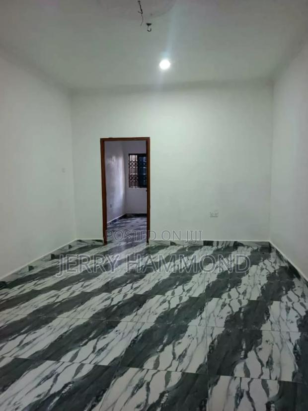 1bdrm Apartment in Bush Road, Teshie for rent · Photo 2
