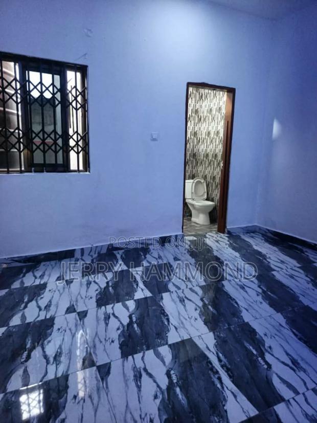 1bdrm Apartment in Bush Road, Teshie for rent · Photo 4
